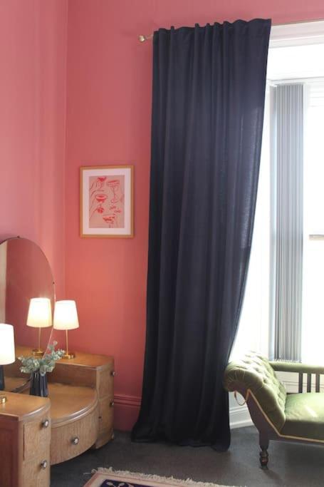 Apartment Stylish Digbeth Apartment, Sleeps 12 Opposite Coach Station, Perfect For Large Groups Contractors Birmingham