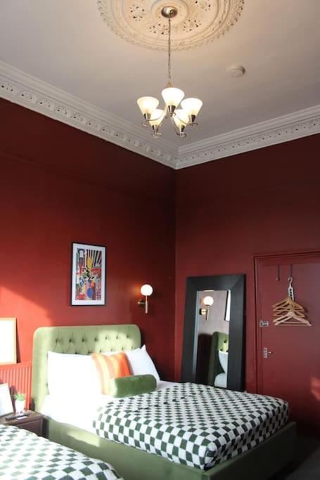 Apartment Stylish Digbeth Apartment, Sleeps 12 Opposite Coach Station, Perfect For Large Groups Contractors